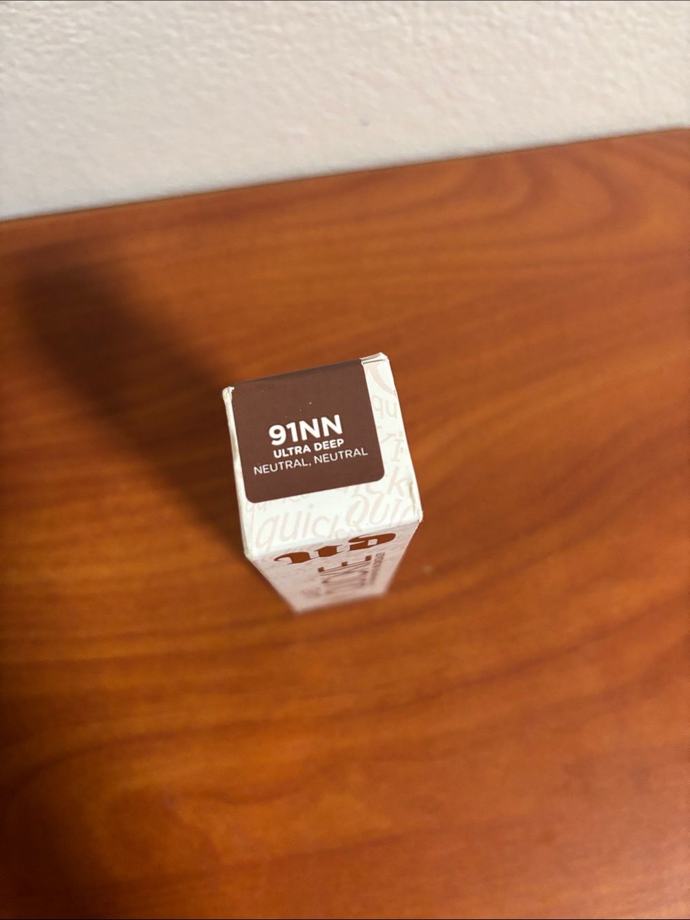 Urban Decay Stay Naked Quickie Concealer Box - White and Gold - Picture 2 of 6